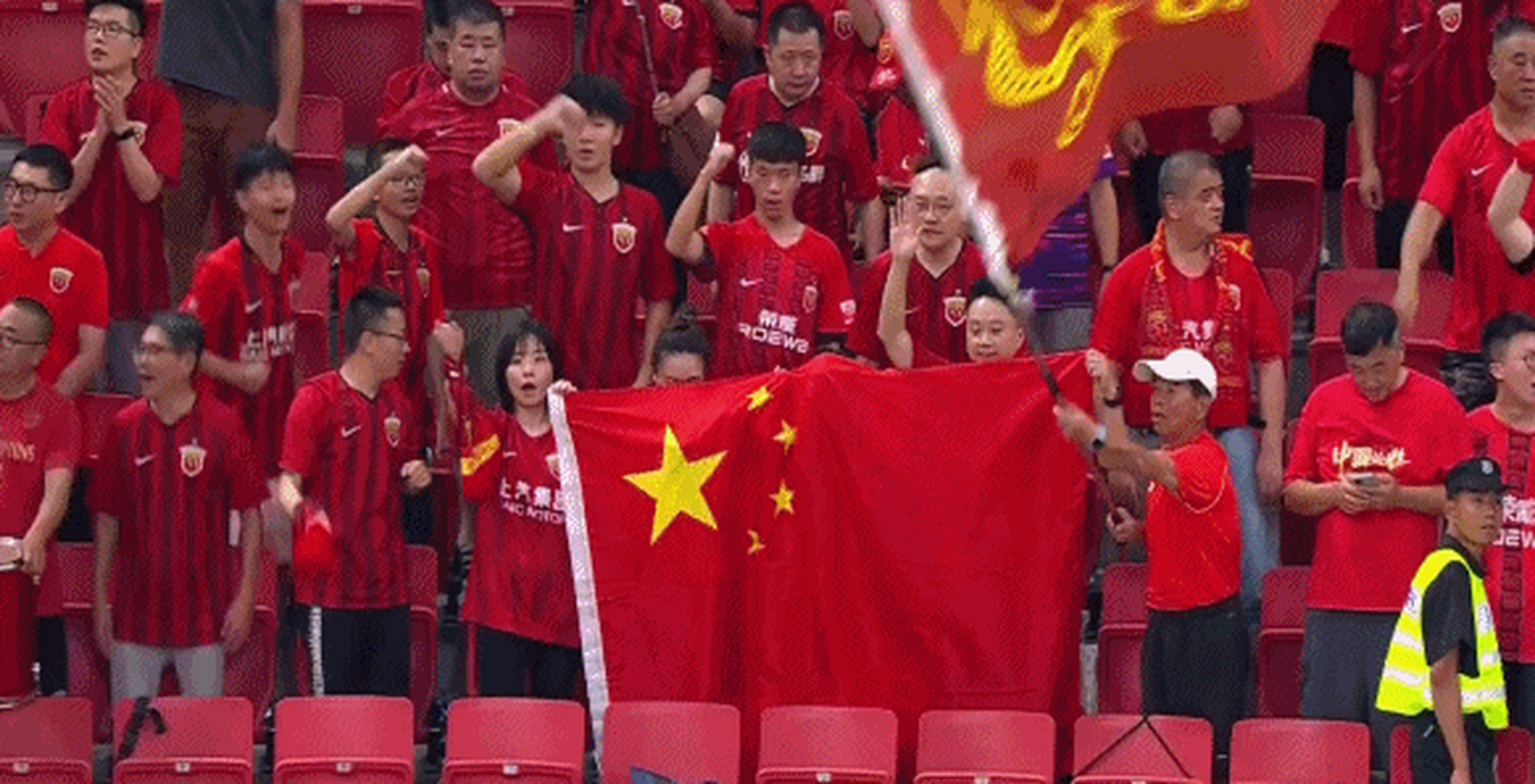 关于上海队主场失利，江苏队取得胜利的信息