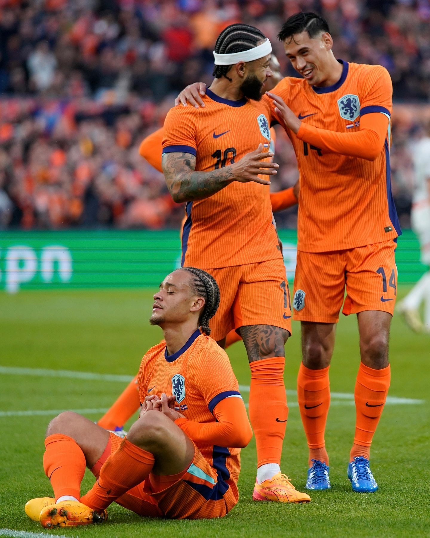 九游官网app-荷兰队在足球比赛中展现出色表现