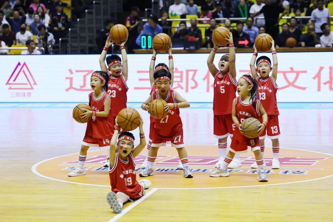 九游网页版登录入口-体育精彩绽放，球场激战引爆全场欢呼的简单介绍