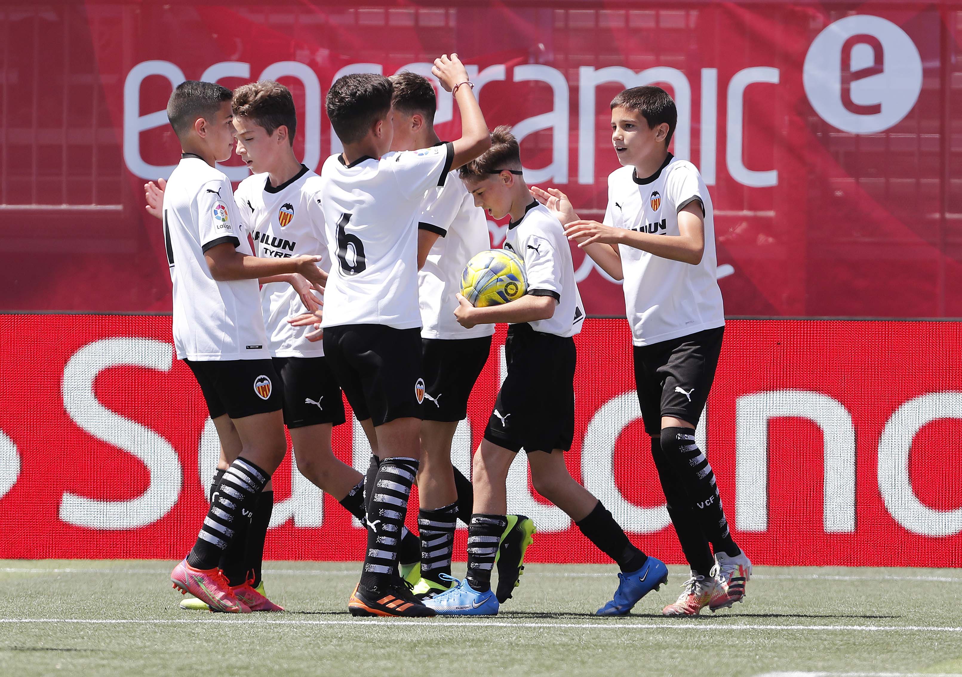 九游app下载-瓦伦西亚教练组合作紧张，或或将分裂的简单介绍